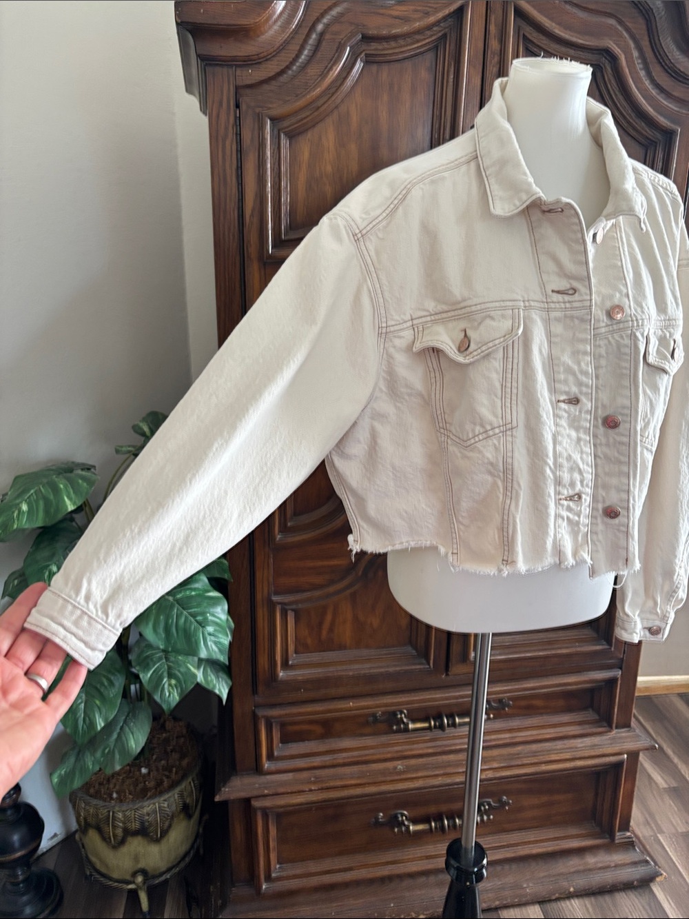 Wild Fable cream cropped denim jacket - Picture 3 of 13
